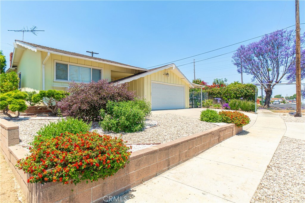 Property Photo:  16817 S Hoover Street  CA 90247 