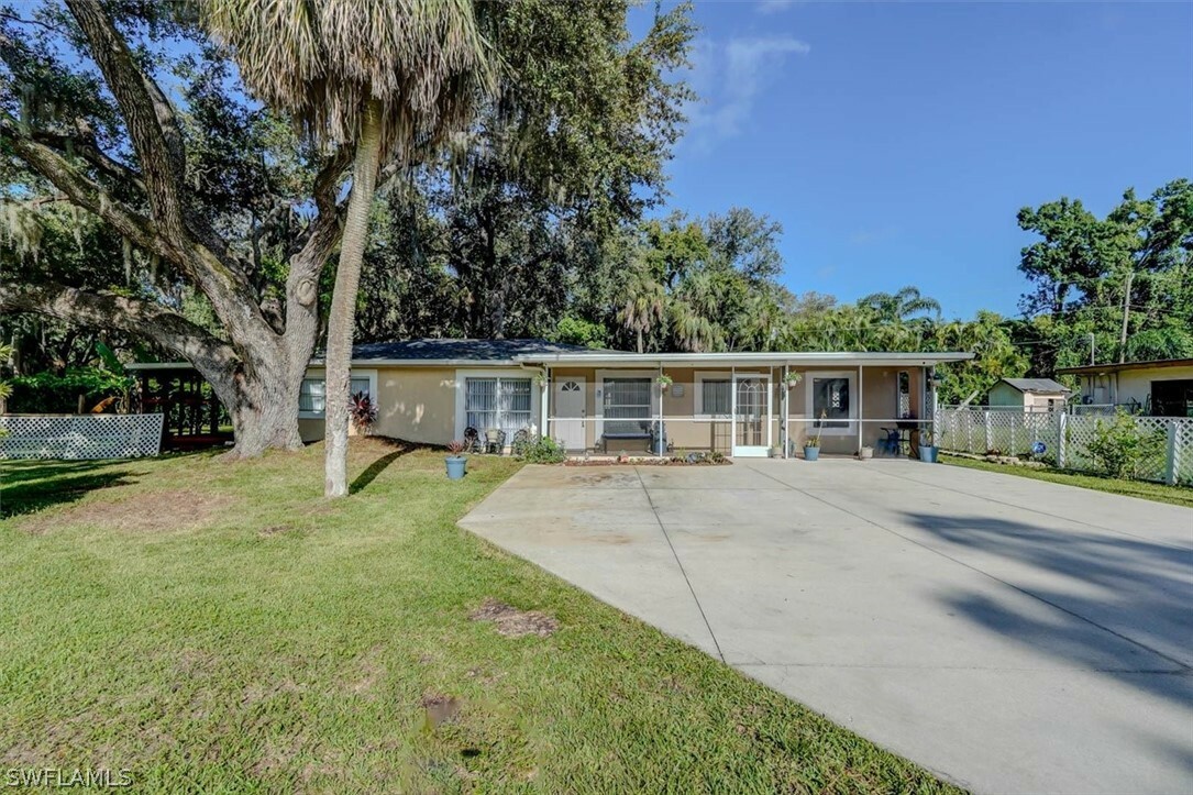 Property Photo:  1119 Travis Avenue  FL 33903 