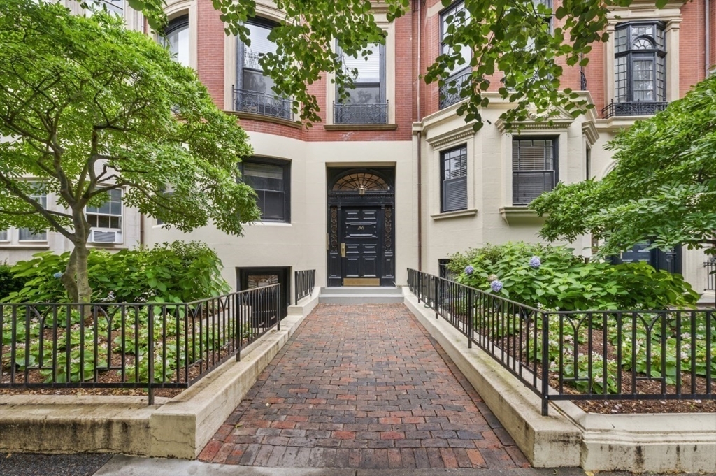Property Photo: 246 Beacon St. 4A MA 02116