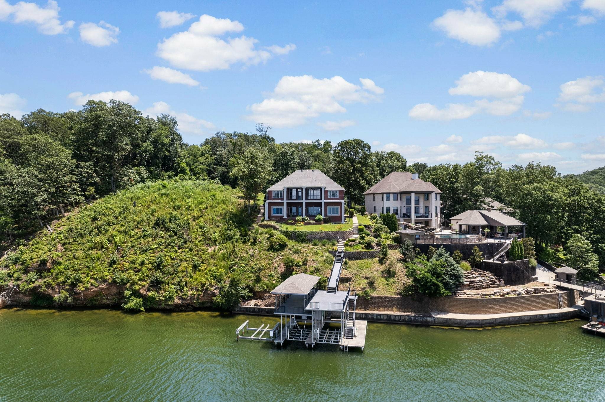 Property Photo:  521 Wilson Lake Dr  AL 35661 - MUSCLE S 