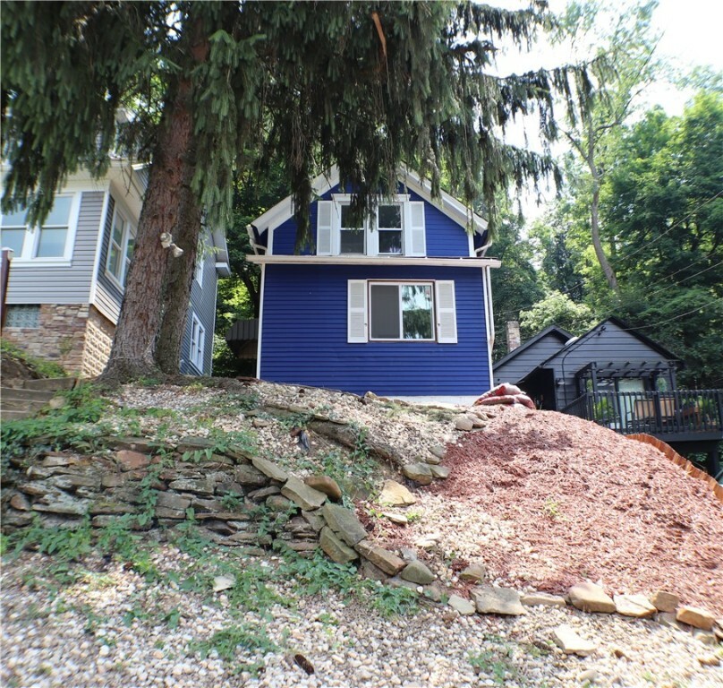 Property Photo:  612 Hiland Ave  PA 15108 