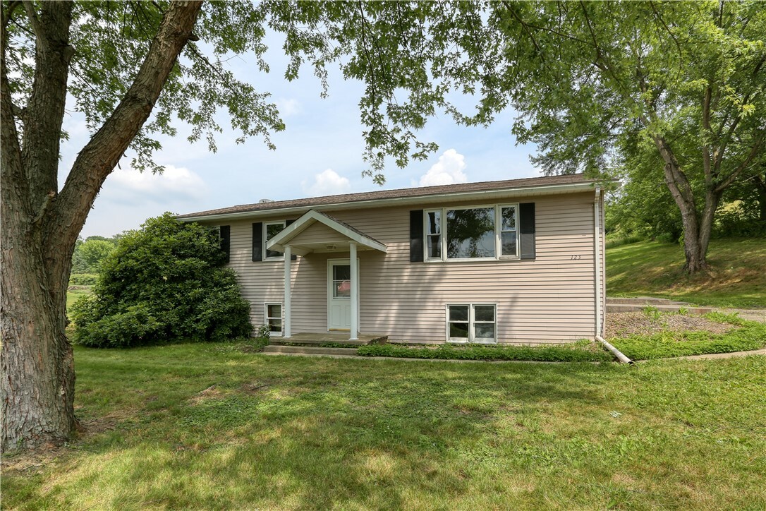 Property Photo: 123 Noonen St PA 15074