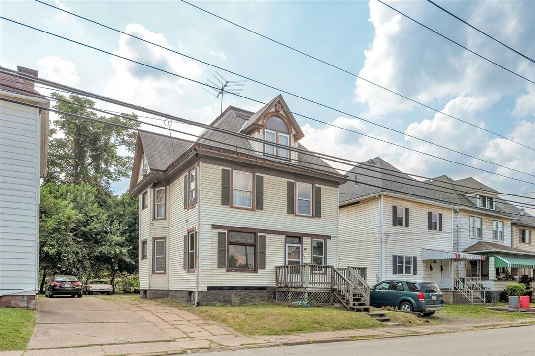 Property Photo:  471 Freeport St  PA 15068 