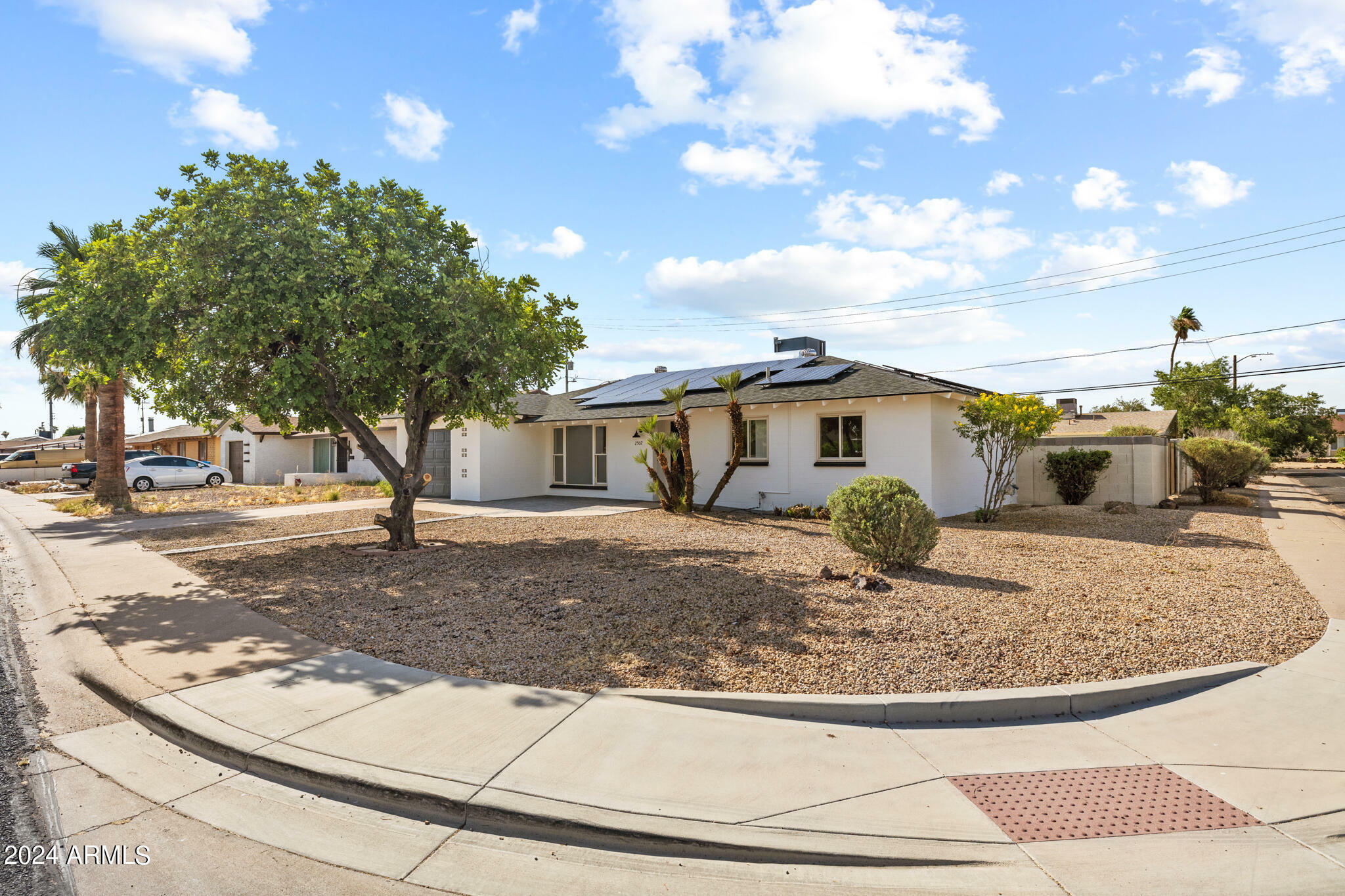 Property Photo:  2502 W Dahlia Drive  AZ 85029 