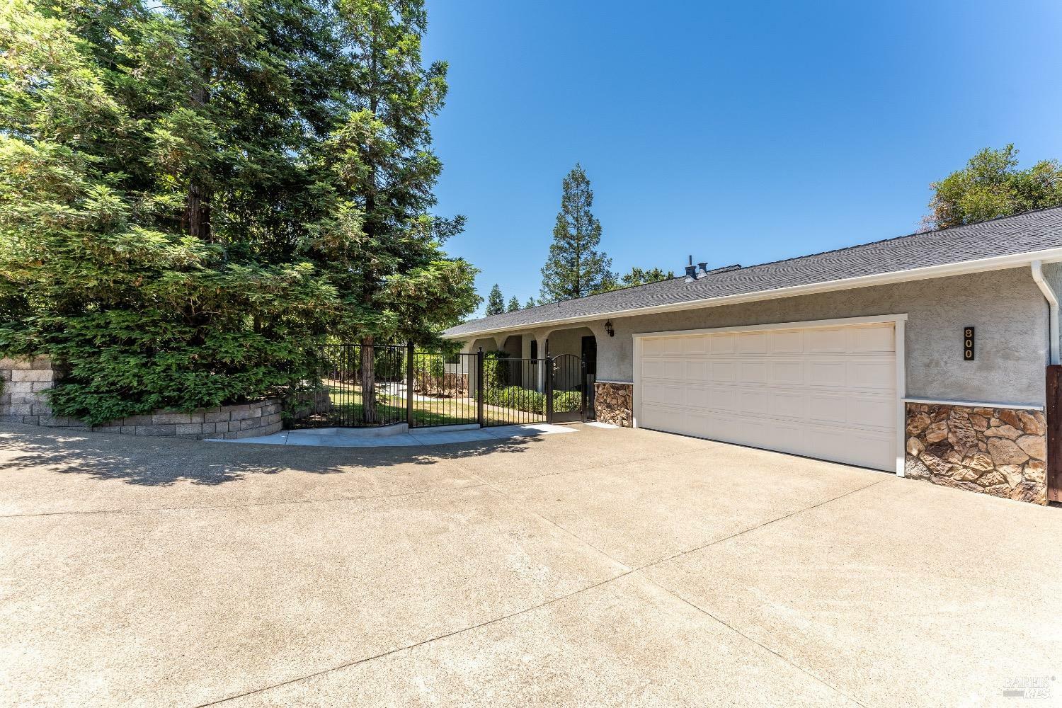 800 Riverside Drive  Ukiah CA 95482 photo