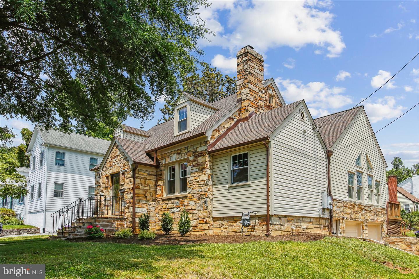 Property Photo:  1200 Lincoln Avenue  VA 22046 