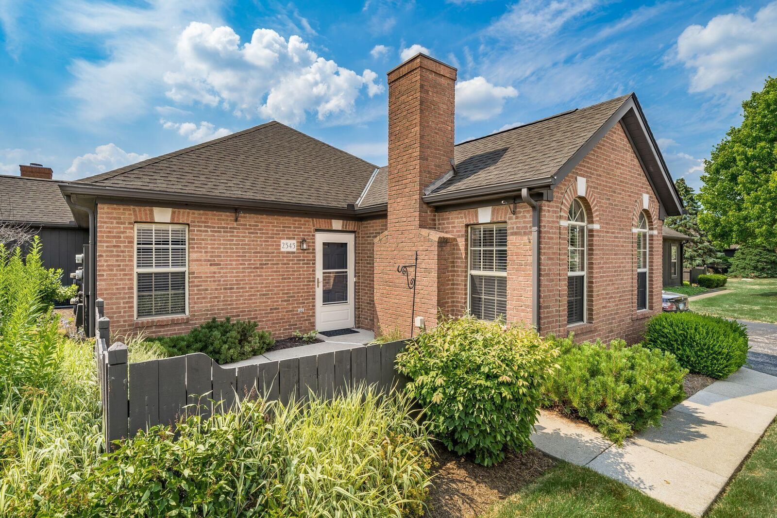 Property Photo:  2545 Trotterslane Drive  OH 43235 