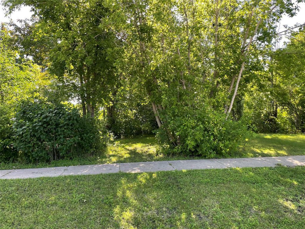 220 Simcoe Street  Carberry MB R0K 0H0 photo