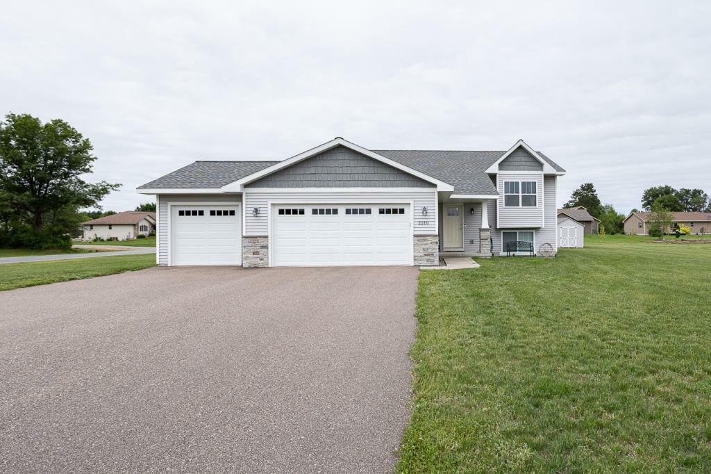 Property Photo:  2210 Pond View Place  WI 54455 