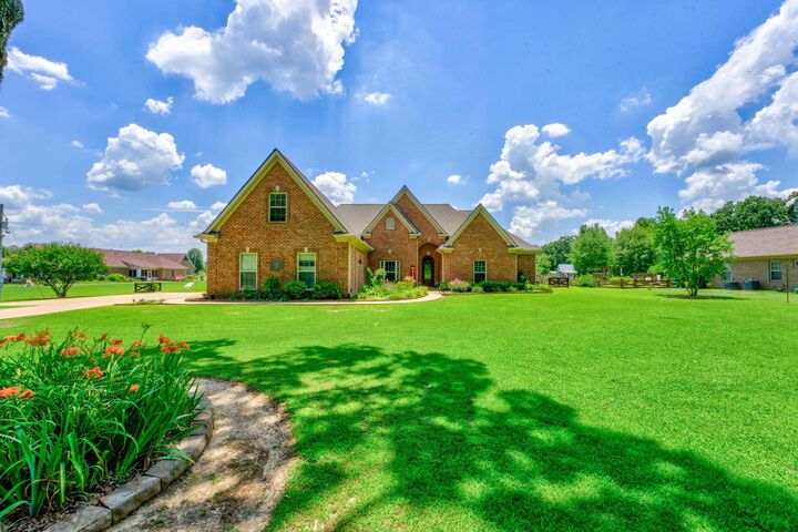 Property Photo: 290 Sellers Dr TN 38060