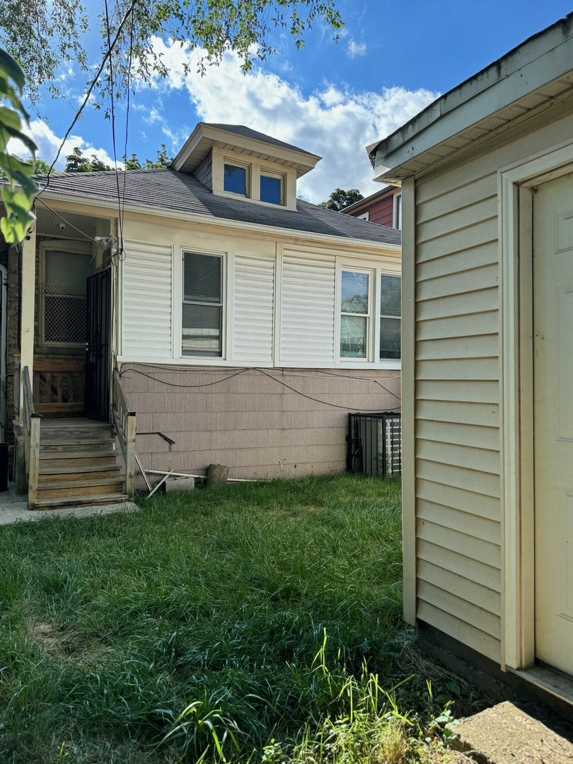 Property Photo:  7645 S Cornell Avenue  IL 60649 