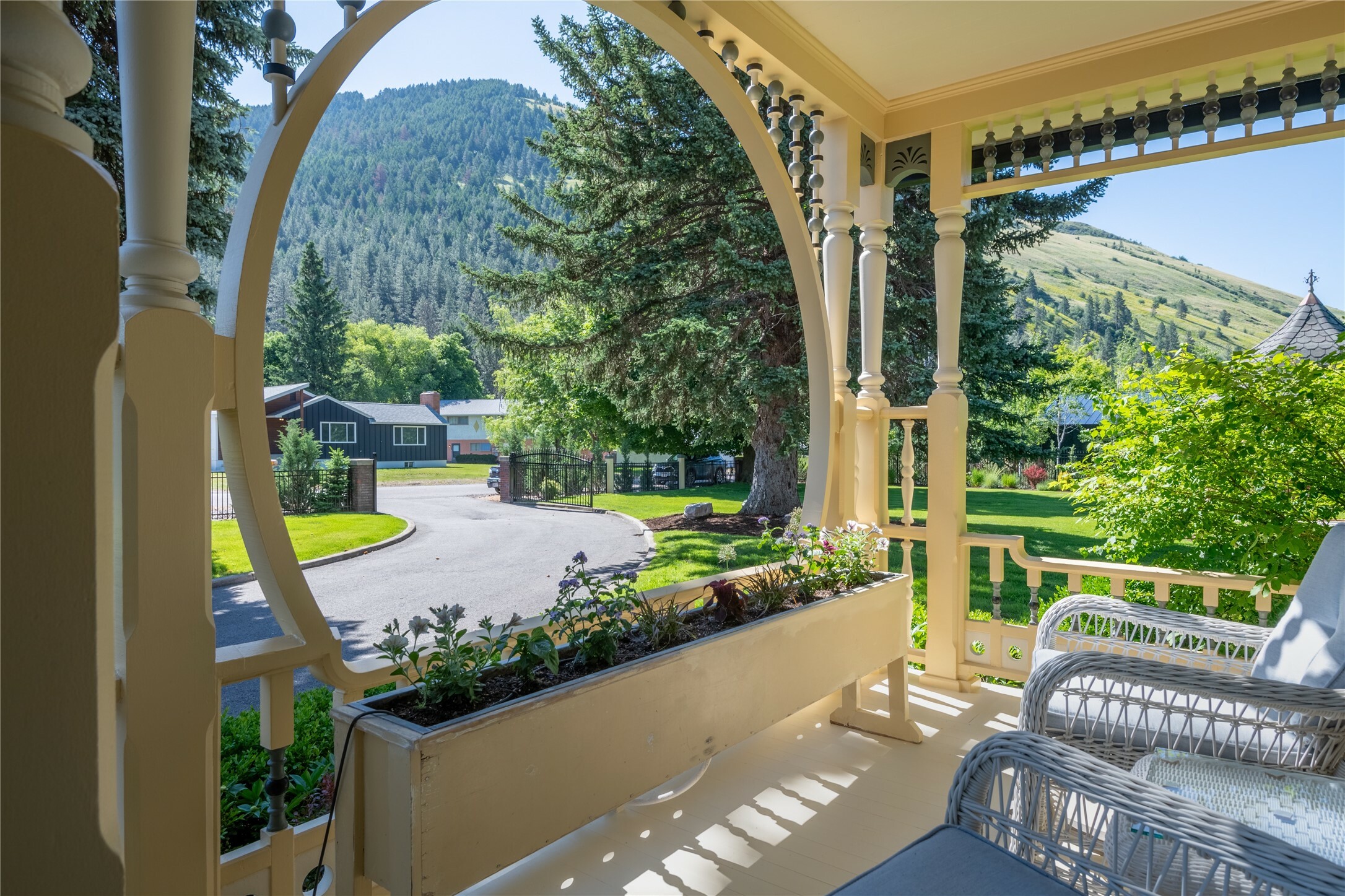 Property Photo: 2215 Raymond Avenue MT 59802