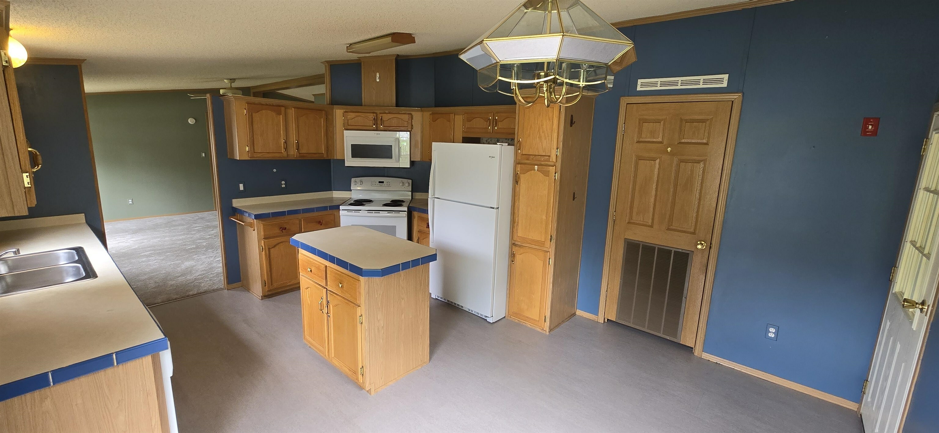 Property Photo:  20 Seneca Street  NH 03867 