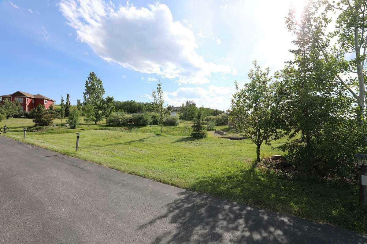 Property Photo: 32015 292 Avenue E AB T1S 4P7