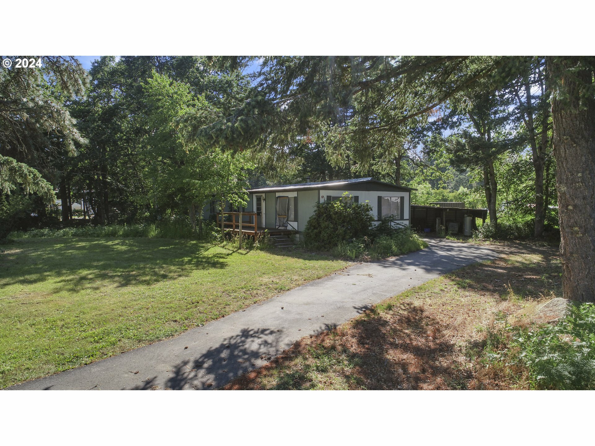 Property Photo:  1390 Rockford Rd  OR 97031 