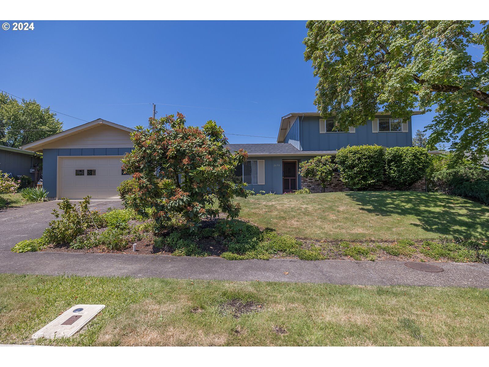 Property Photo:  2690 Polk St  OR 97405 