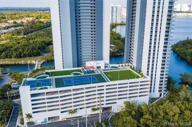 Property Photo: 16385 Biscayne Blvd 1418 FL 33160