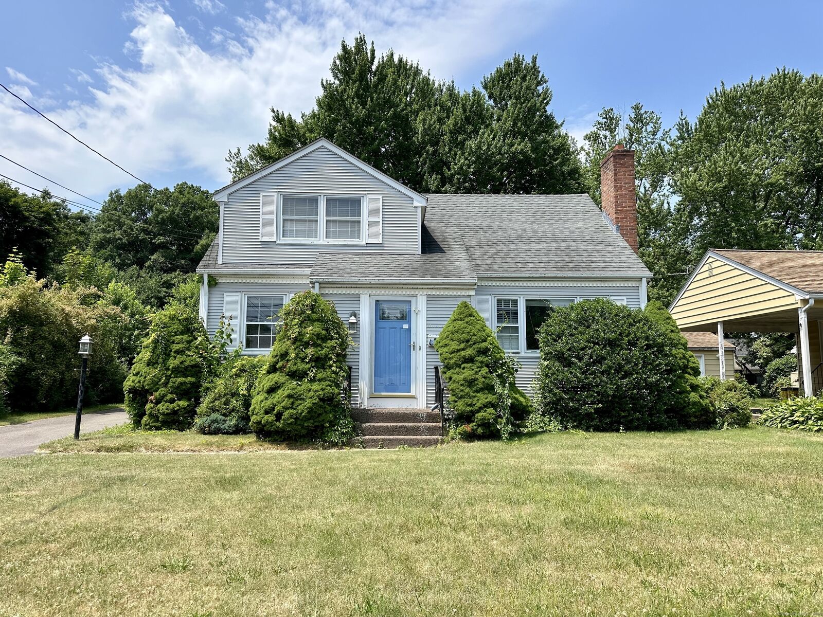 Property Photo: 17 Lydall Road CT 06118