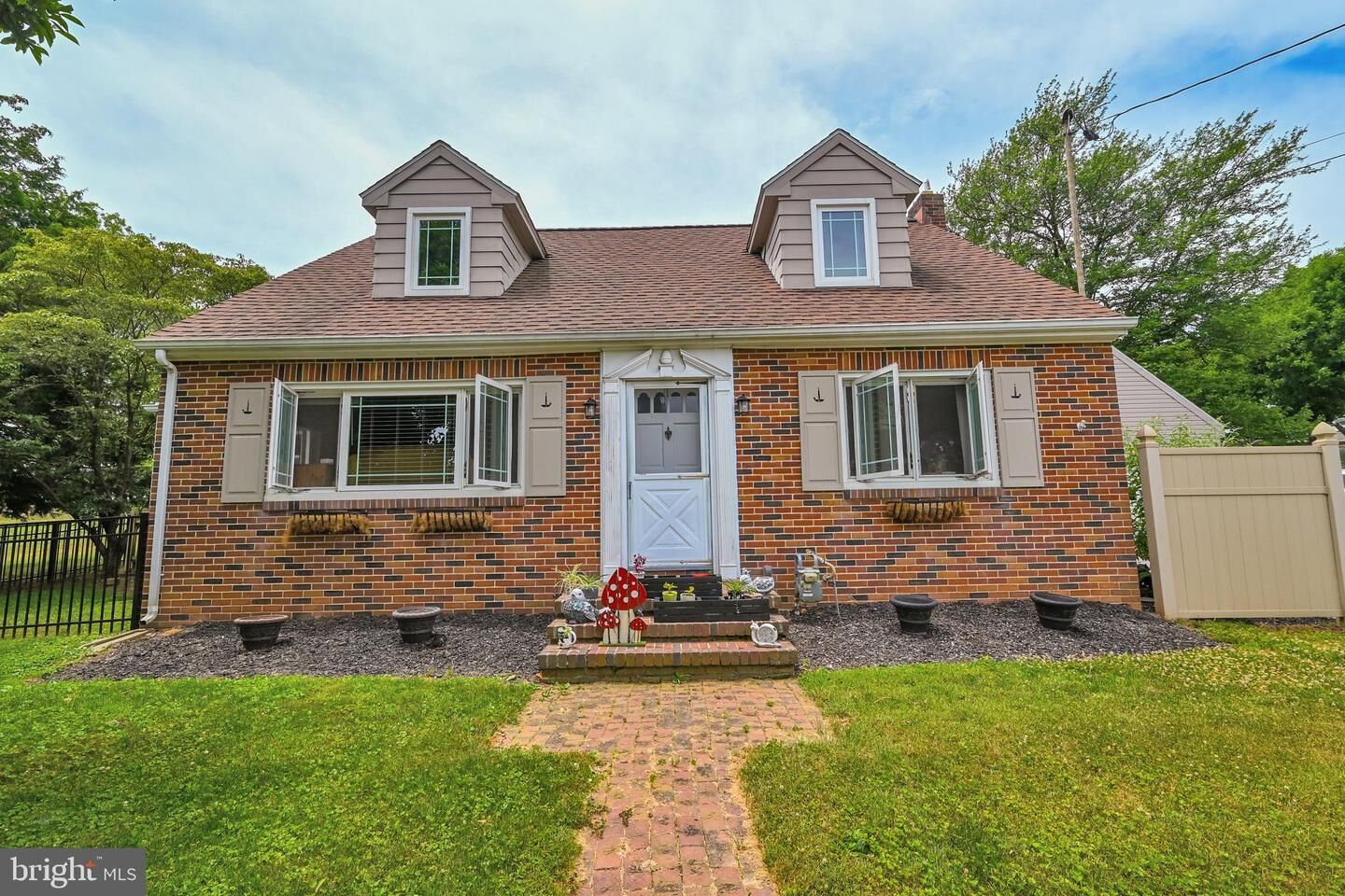 Property Photo:  1168 Roth Church Road  PA 17362 