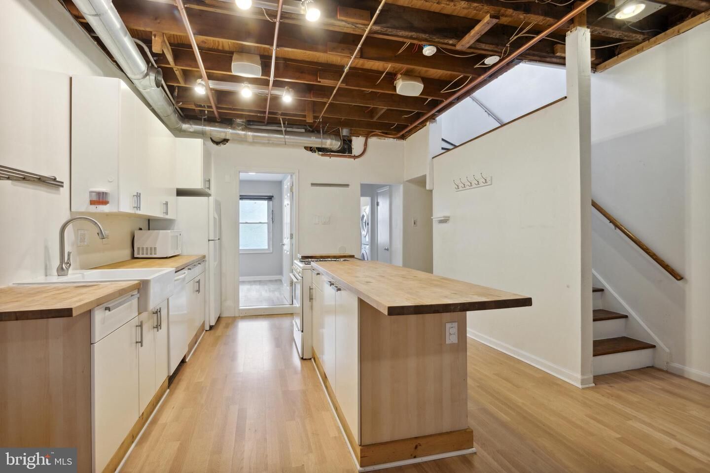 Property Photo:  1725 South Street 2nd Floor  PA 19146 