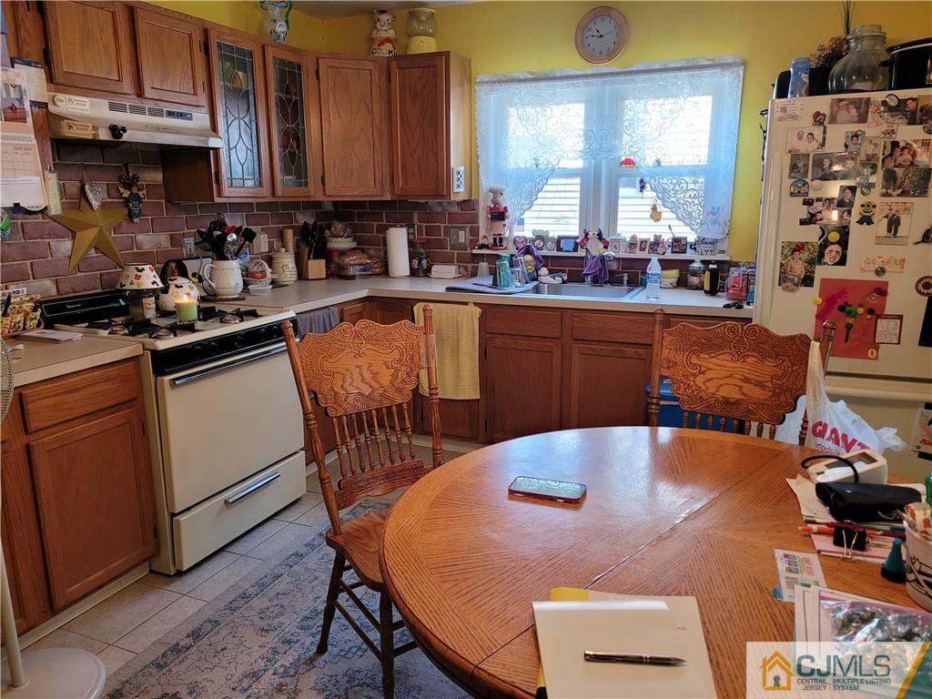 Property Photo:  21 Lake Avenue  NJ 08828 