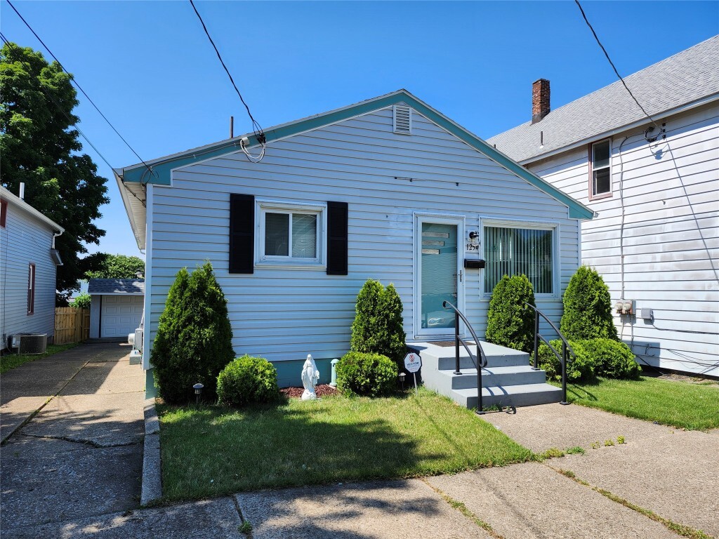 Property Photo: 1254 E 27th Street PA 16504