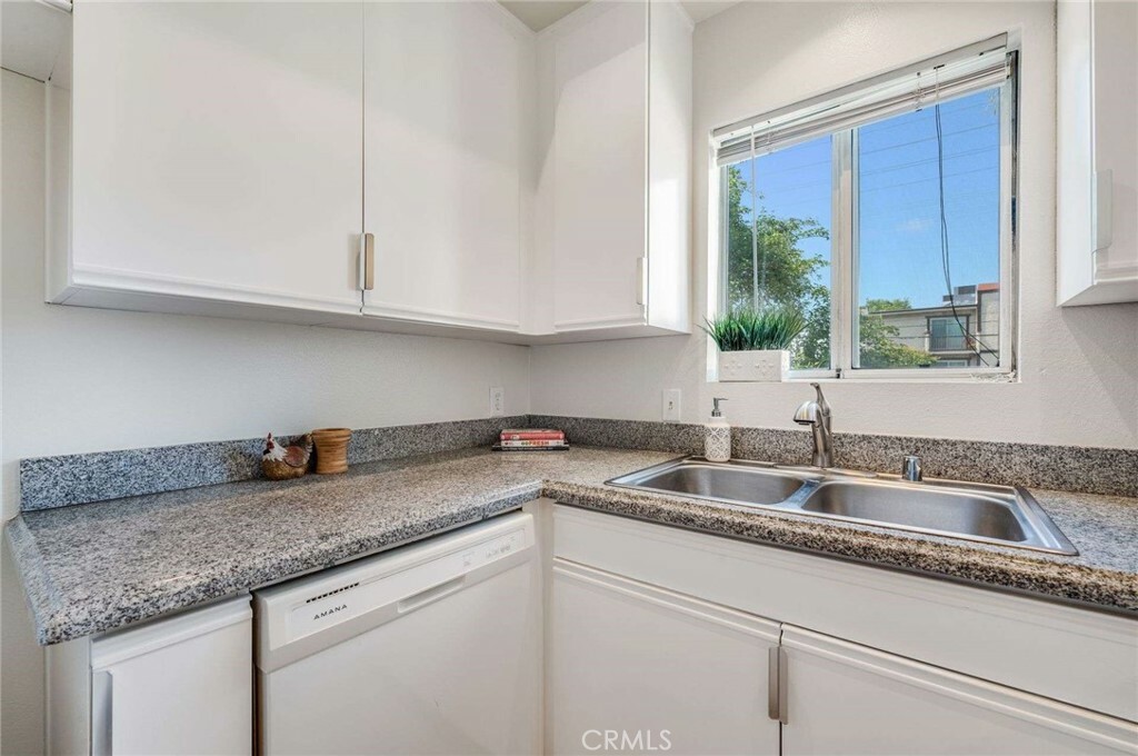 Property Photo:  10706 Victory Boulevard 108  CA 91606 