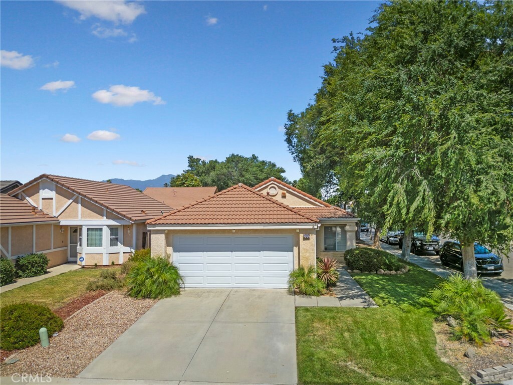 990 Ivy Street  Hemet CA 92545 photo