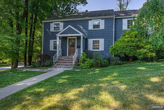 Property Photo:  30 Bowers Road  NJ 07006 