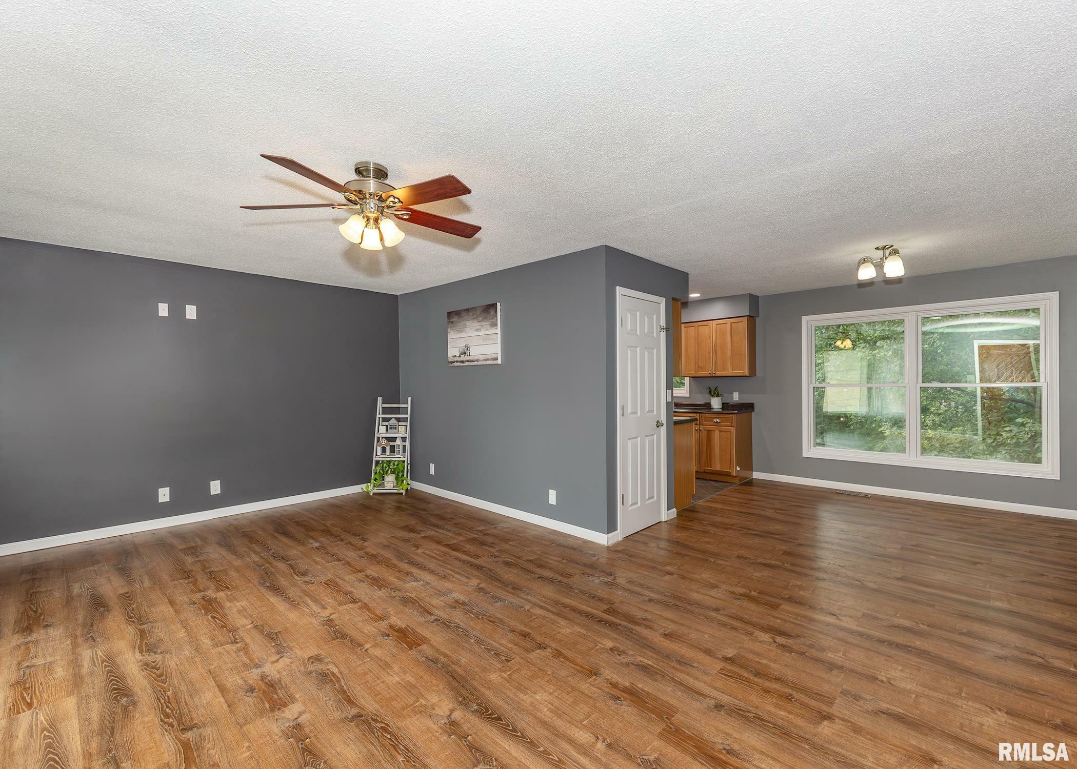 Property Photo:  760 Breezy Point Drive  IA 52732 