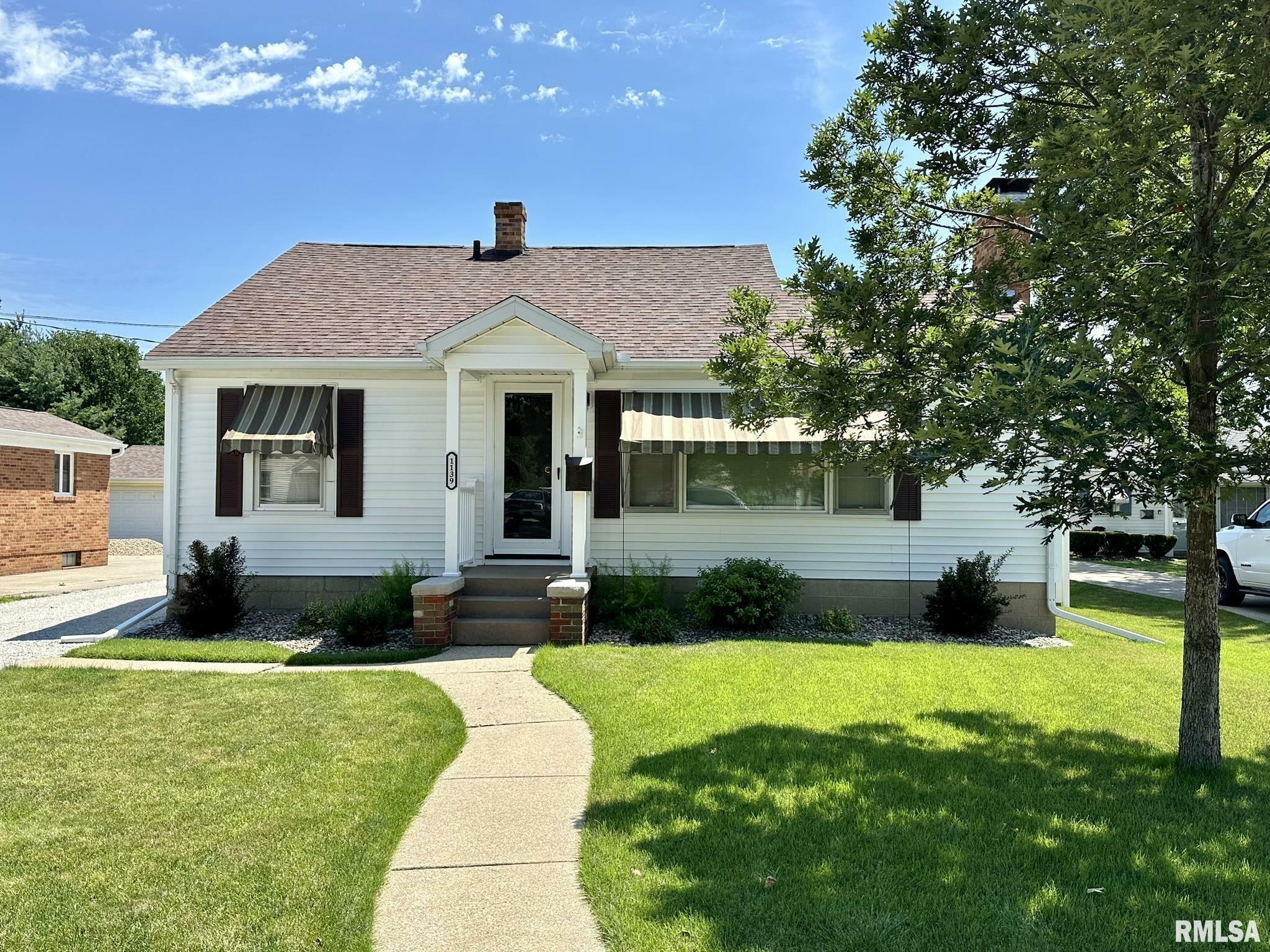 Property Photo:  1139 Brown Avenue  IL 61401 