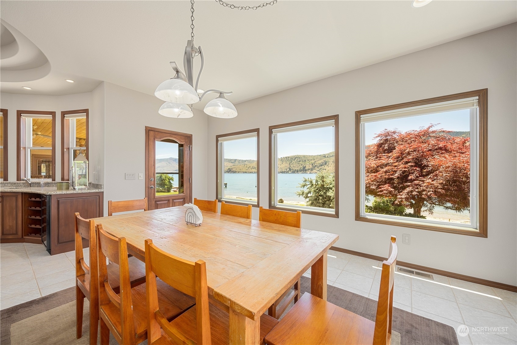 Property Photo:  358 Hyacinth Road  WA 98831 