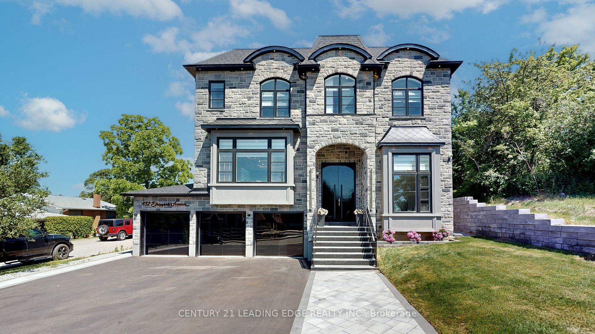 432 Sheppard Ave  Pickering ON L1V 1E5 photo