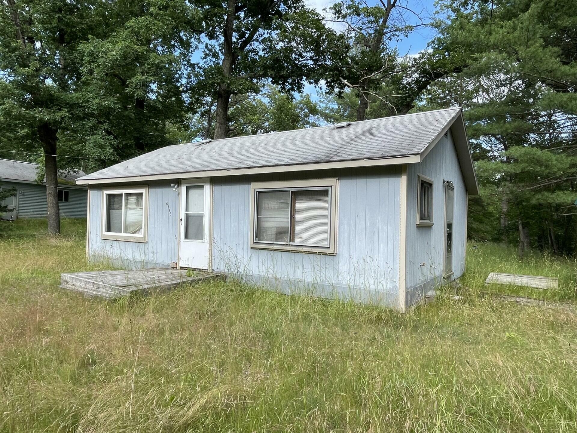 Property Photo:  4796 Visco Drive  MI 48619 