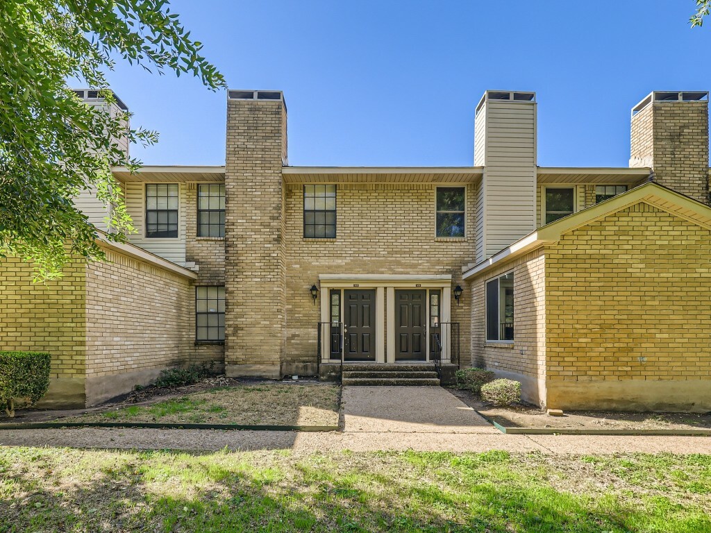 Property Photo:  8400 Jamestown Drive 512  TX 78758 