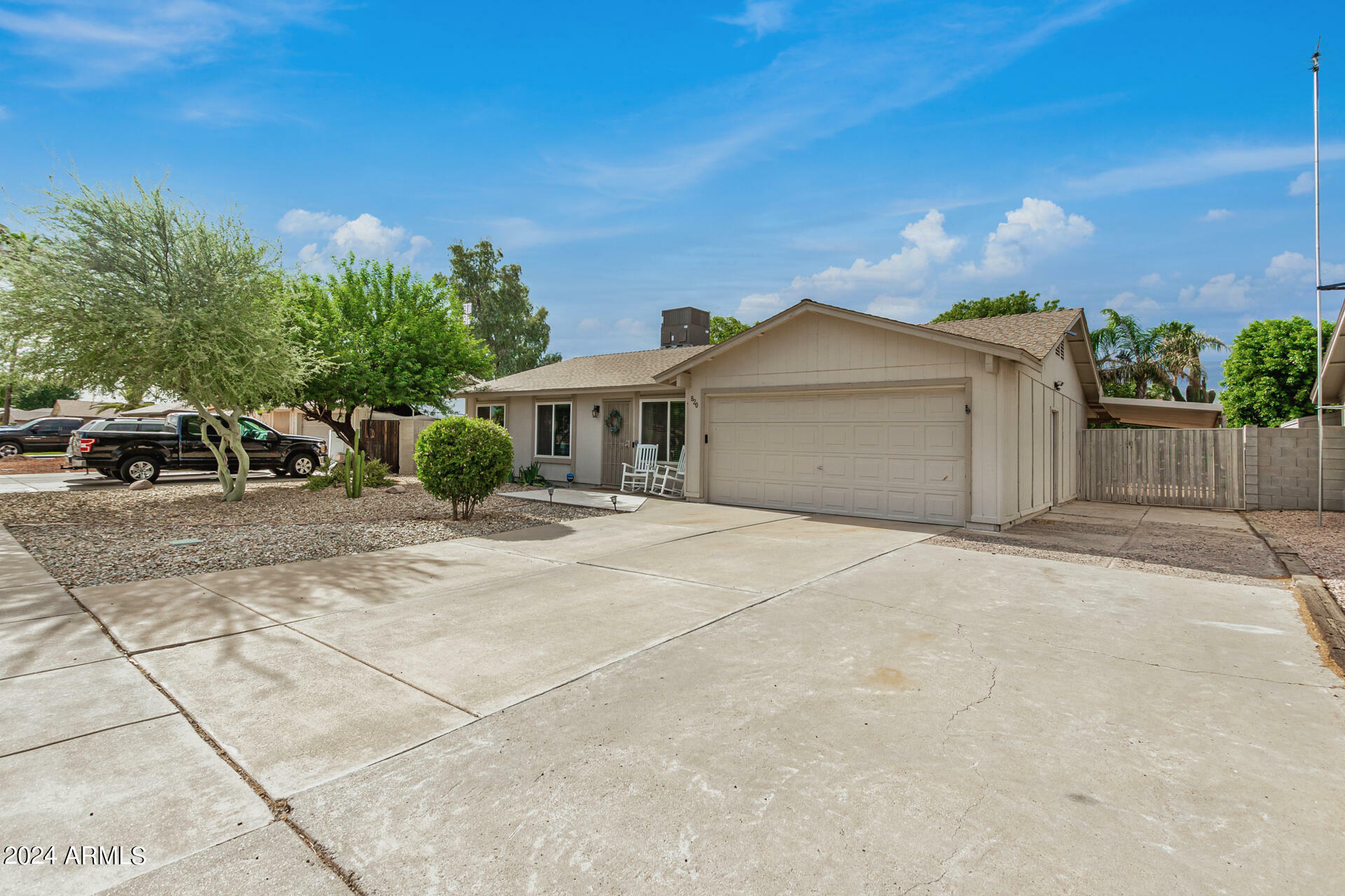 Property Photo:  820 W Hononegh Drive  AZ 85027 