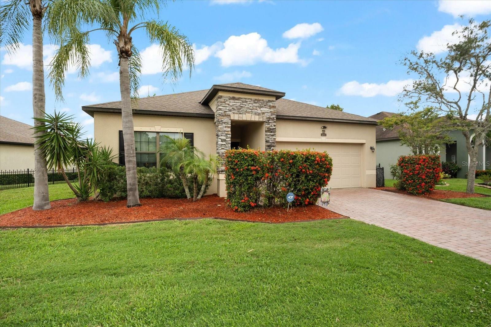 Property Photo:  2202 50th Street Circle E  FL 34221 