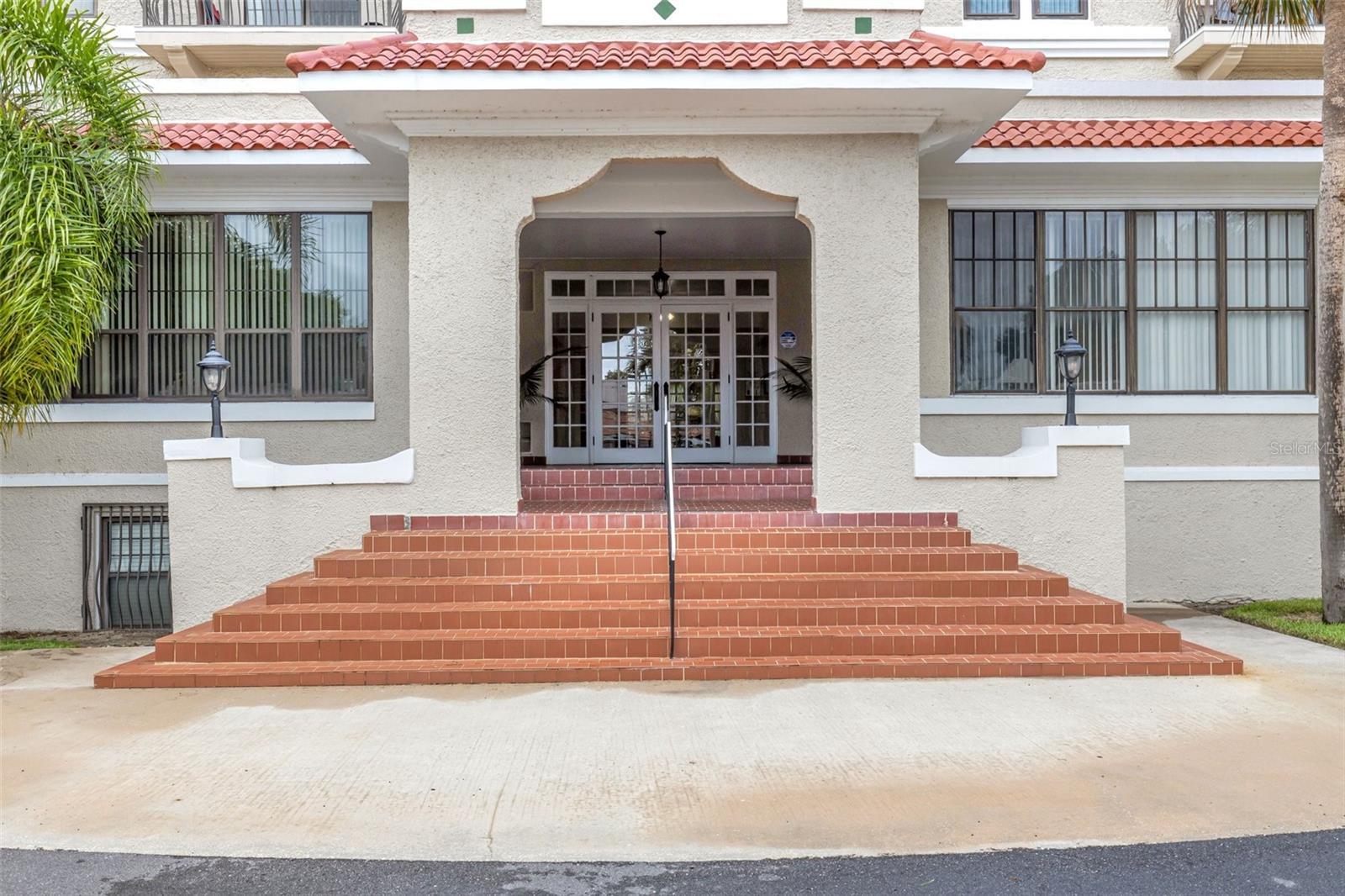 Property Photo: 235 6th Street NW 202 FL 33881