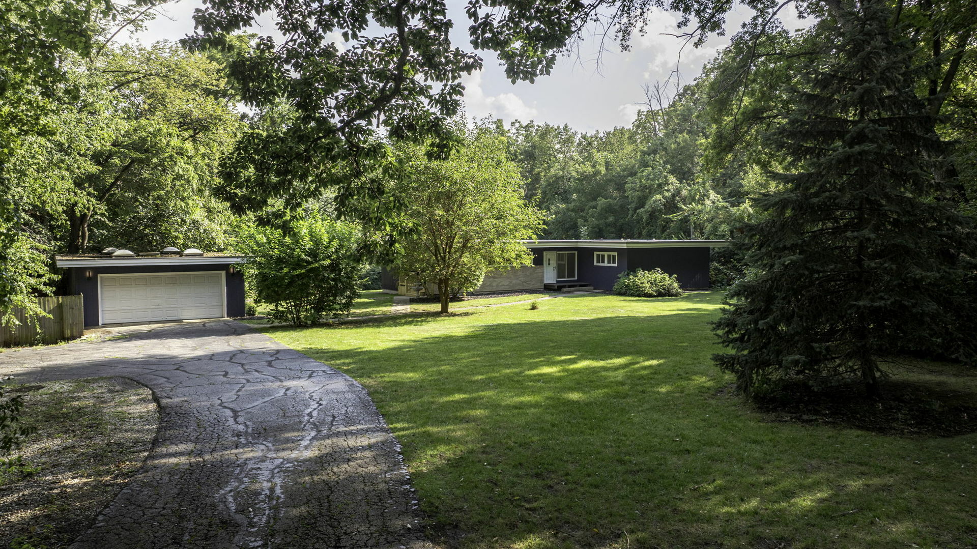 Property Photo:  209 Oak Drive  IL 60404 