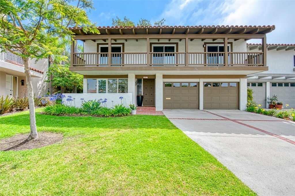 Property Photo: 407 Vista Grande CA 92660