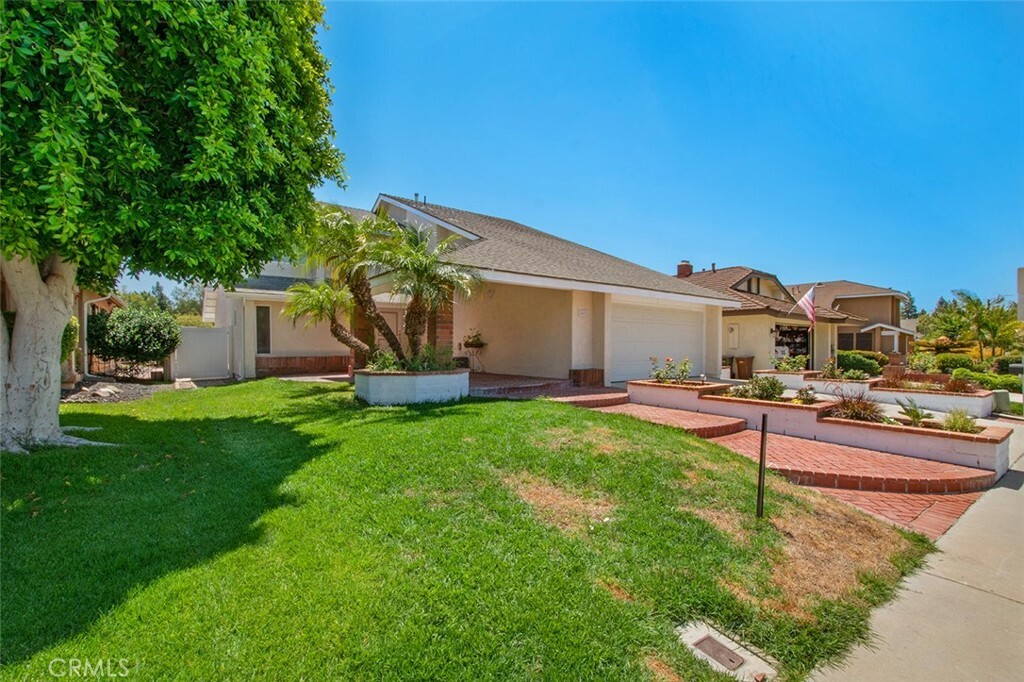 Property Photo:  24576 Creekview Drive  CA 92653 