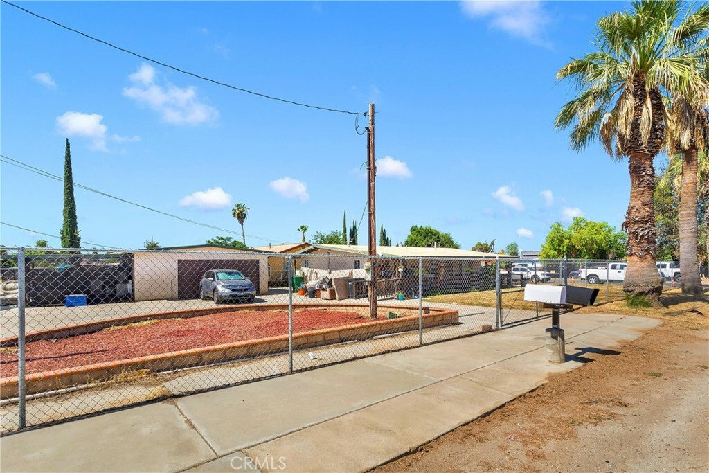 Property Photo:  25941 Cottonwood Avenue  CA 92553 