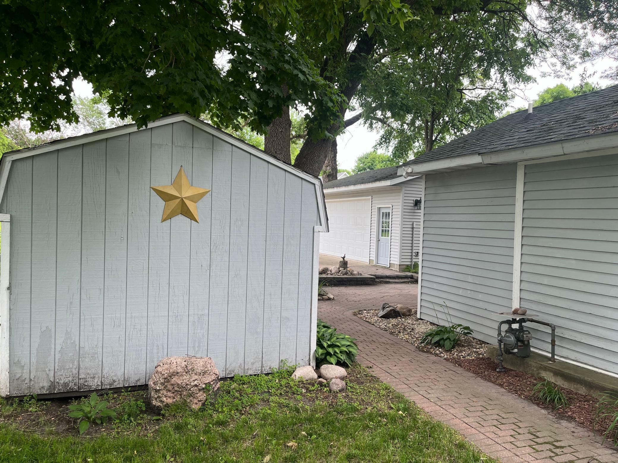 Property Photo:  571 Brown Street SW  MN 55350 