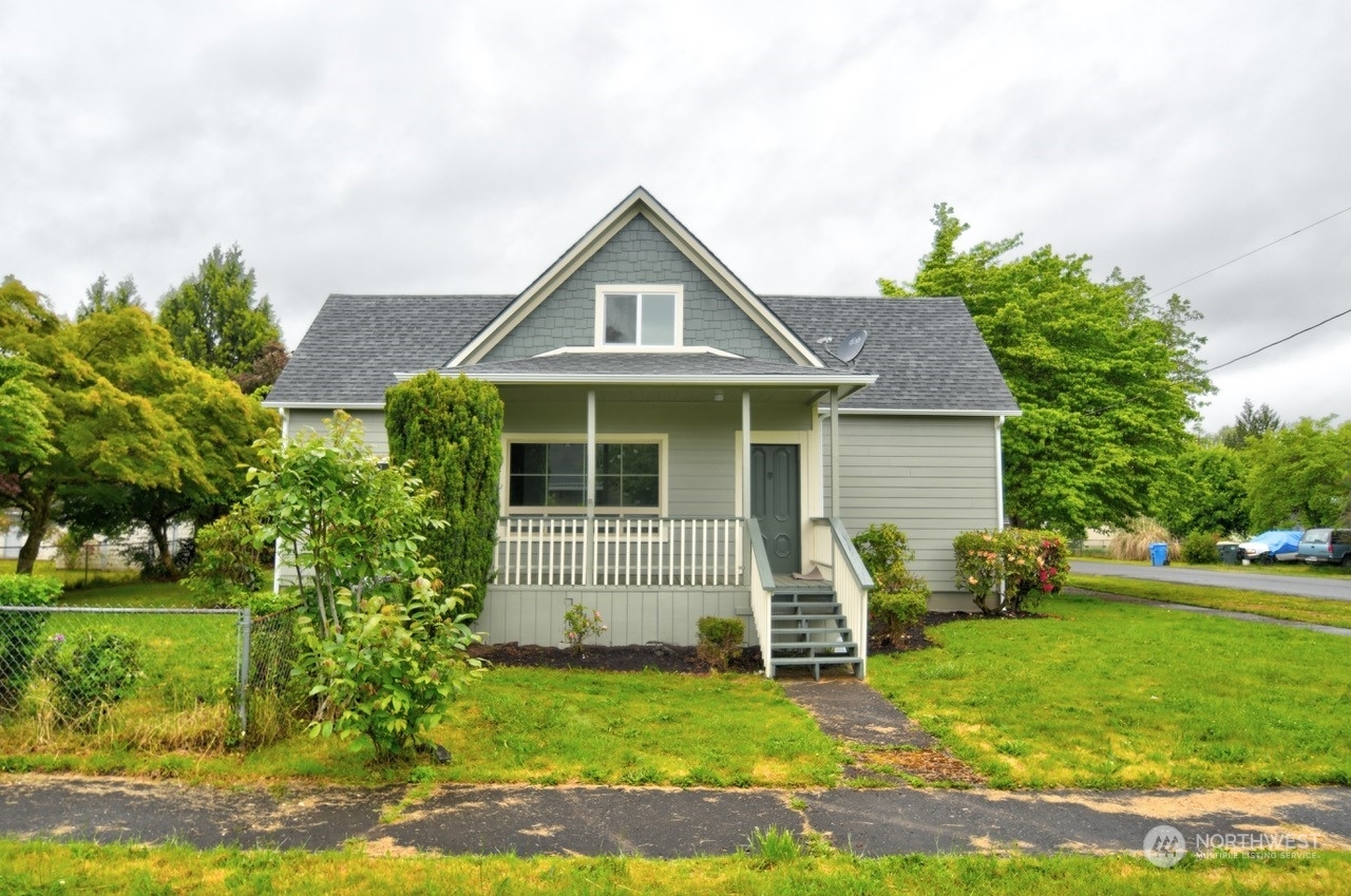 Property Photo:  401 S 2nd Street  WA 98591 