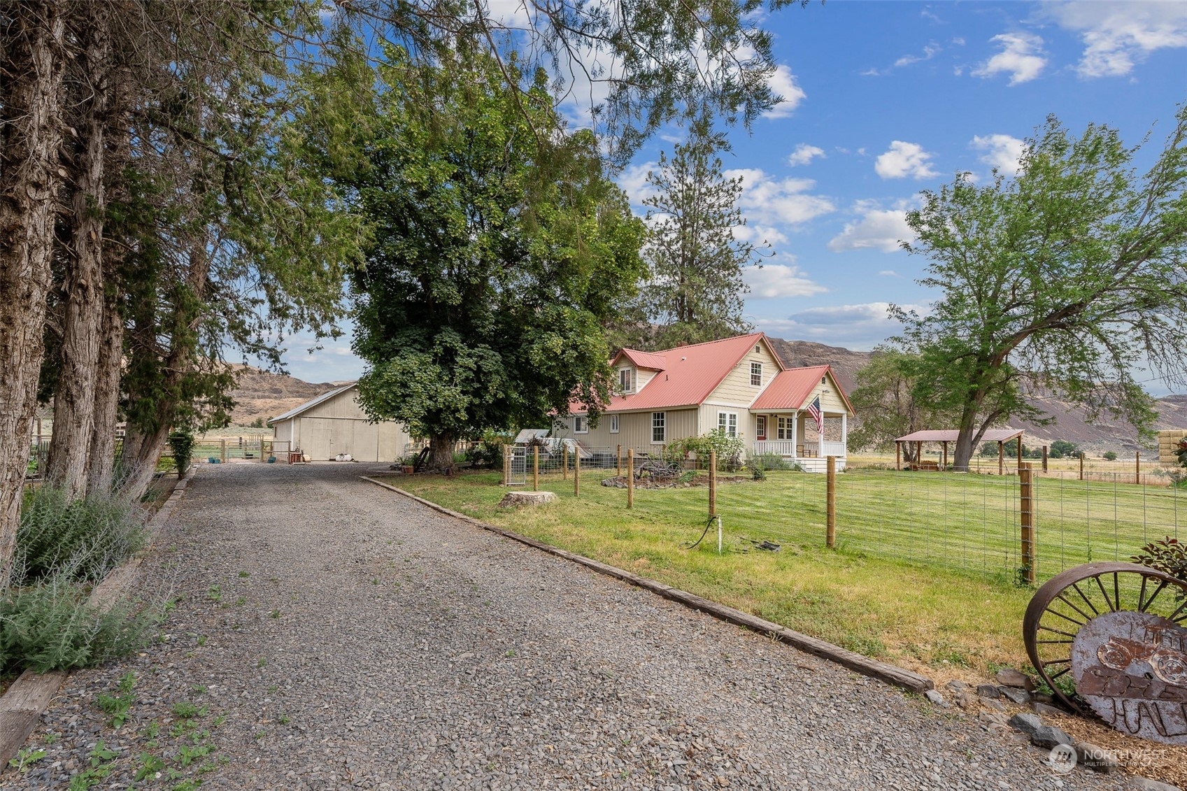 Property Photo:  39 Wagon Road  WA 98845 