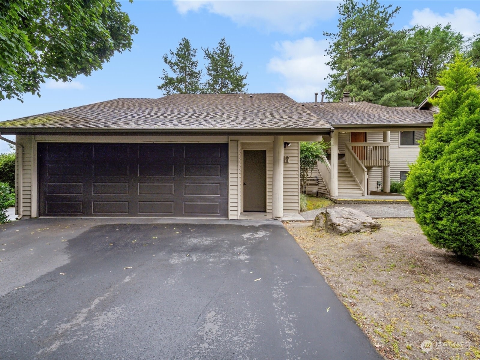 Property Photo:  1112 Bellefield Park Lane  WA 98004 