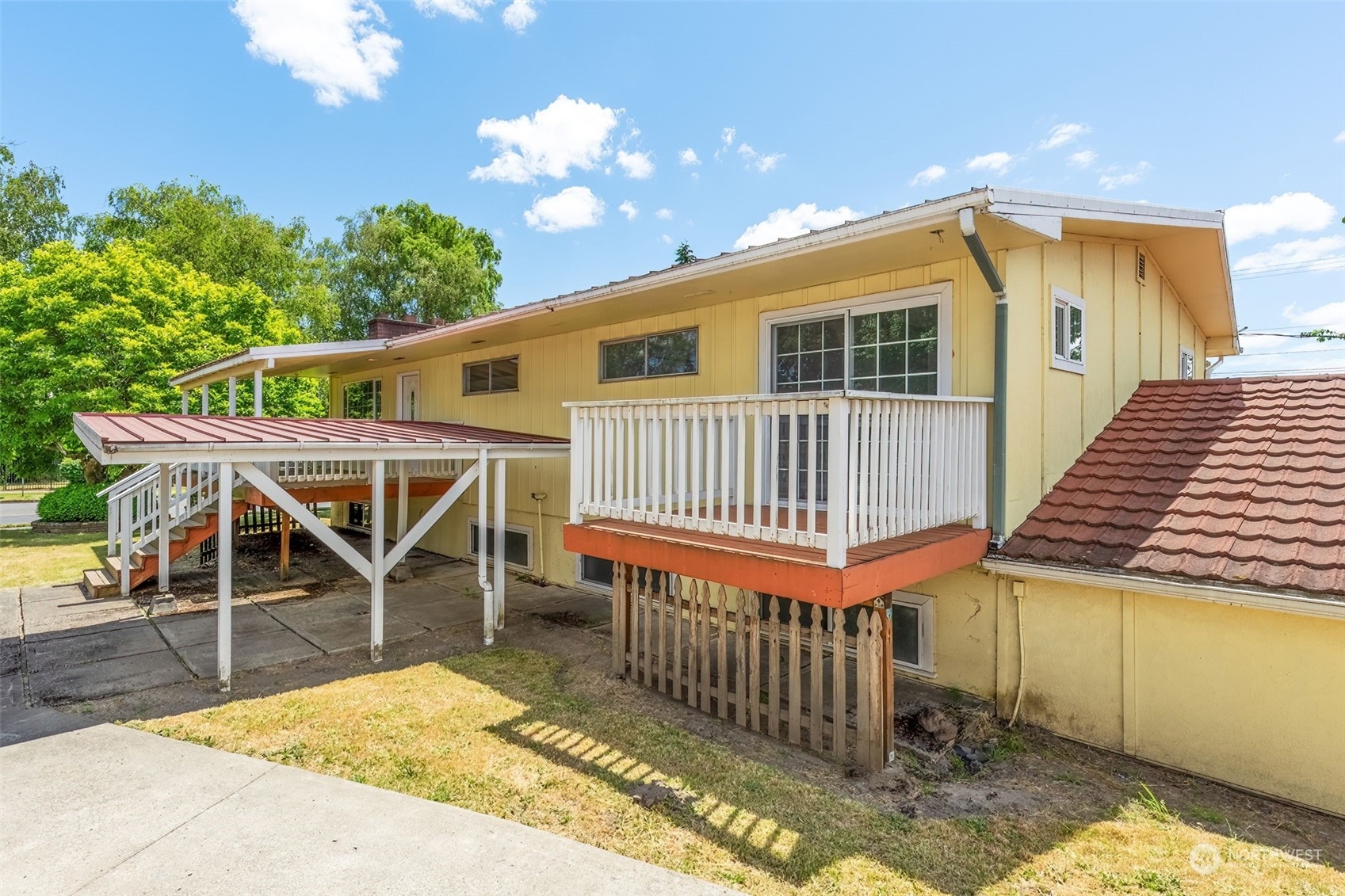 Property Photo: 1905 7th Avenue WA 98632