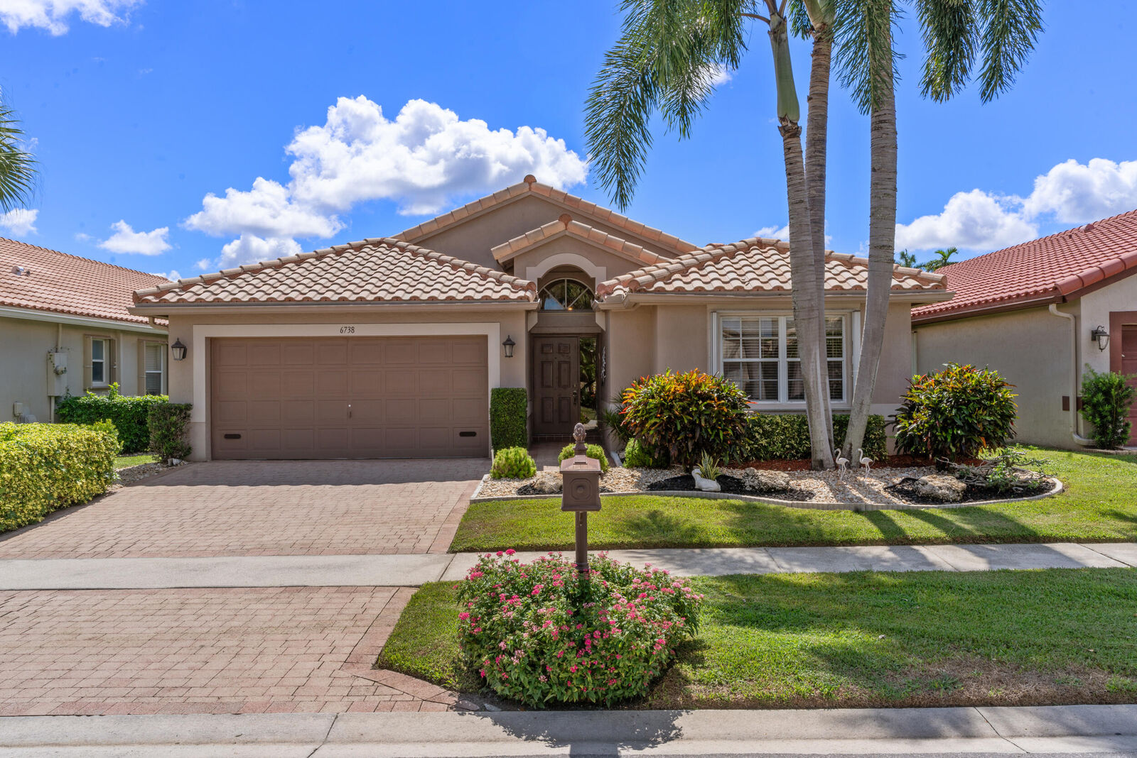 Property Photo: 6738 Sherbrook Drive FL 33437
