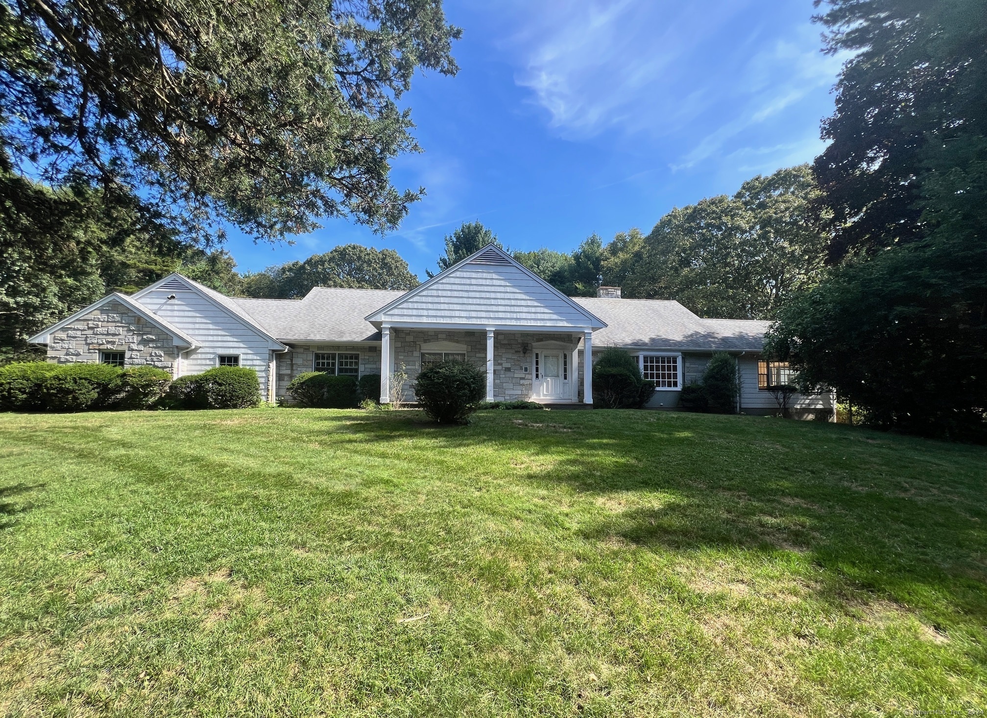 Property Photo:  25 Hickory Road  CT 06525 