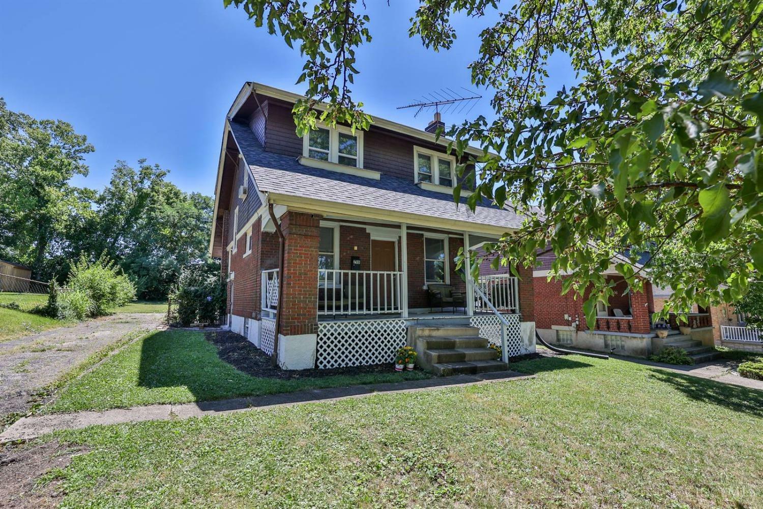 Property Photo: 2910 Grasselli Avenue OH 45211